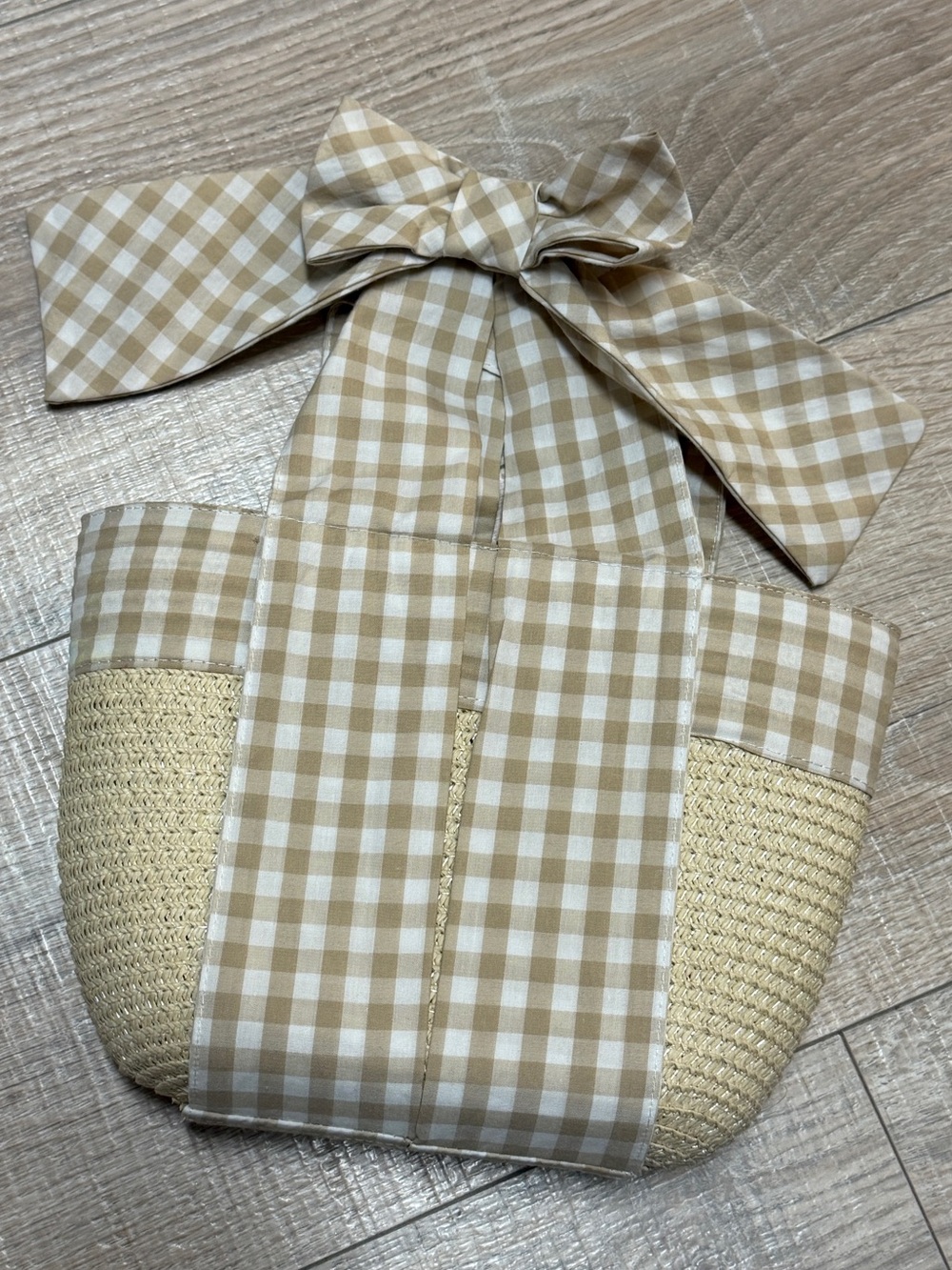 Gingham Bow Straw Tote Bag in Beige